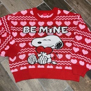 NWOT Peanuts Snoopy Be Mine Valentine Sweater Large
